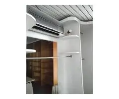 Vendesi arredamento ed accessori  per negozio di abbigliamento