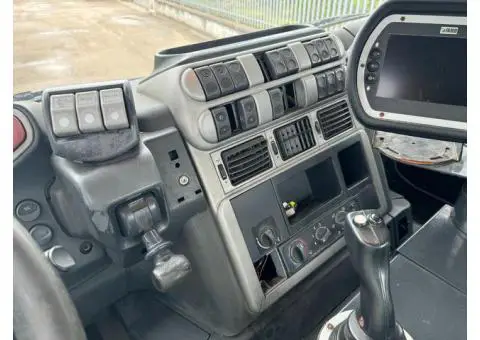 Iveco Stralis 310 passo 4800 - 9/10