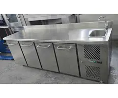 TAVOLO REFRIGERATO inox 4 porte + LAVABO