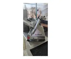 AFFETTATRICE SALUMERIA LAMA 30 marca MINERVA usata