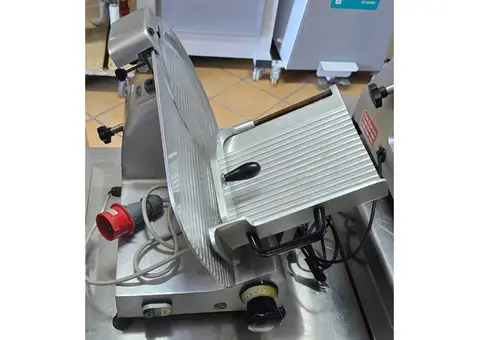 AFFETTATRICE LAMA 30 CM MARCA FAMA USATA - 4/4