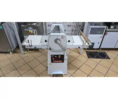 SFOGLIATRICE laminatoio COMIDA tappeti 70x50 usata