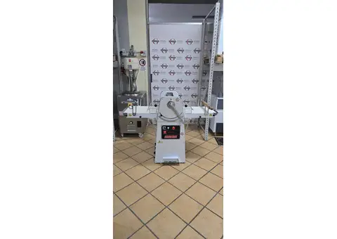 SFOGLIATRICE laminatoio COMIDA tappeti 70x50 usata - 9/10