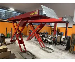 attrezzatura officina riparazione auto