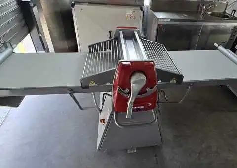 SFOGLIATRICE professionali TAPPETI NUOVI da 135x63 - 10/10