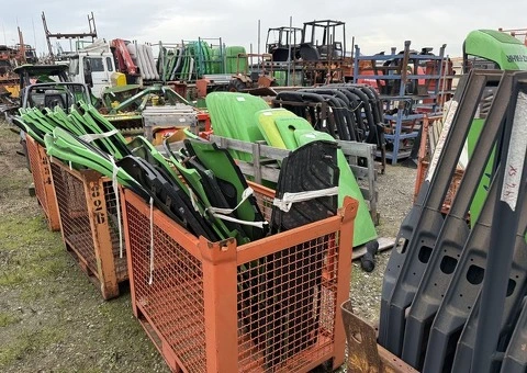 Magazzino componenti e ricambi macchine agricole - 2/8